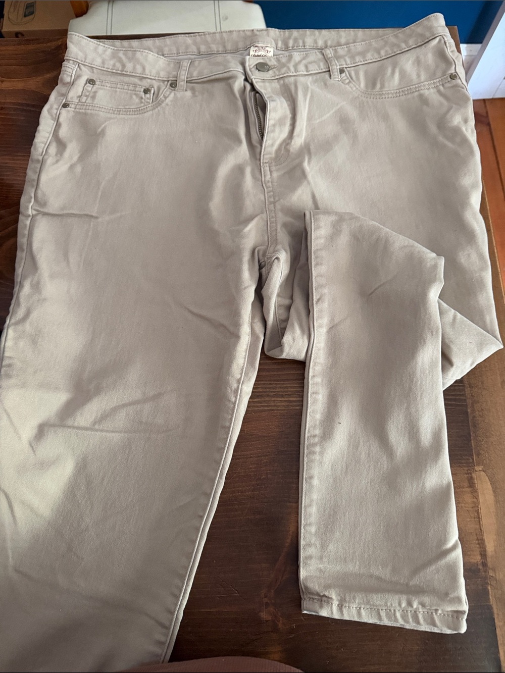 Faded Glory Women's Skinny Khaki Pants in Light Tan